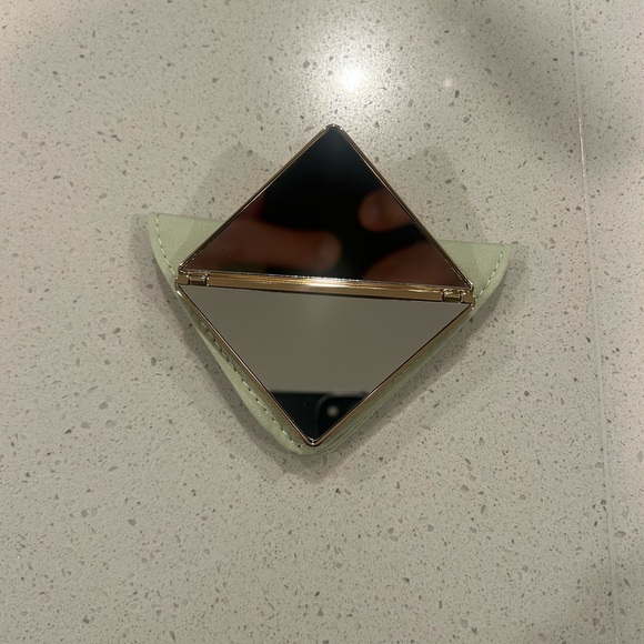 Prada Beauty Green Pouch and Mirror - Picture 4 of 5